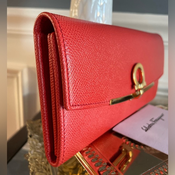Salvatore Ferragamo Icona Clip Continental Wallet in Arid Coral - Picture 3 of 13